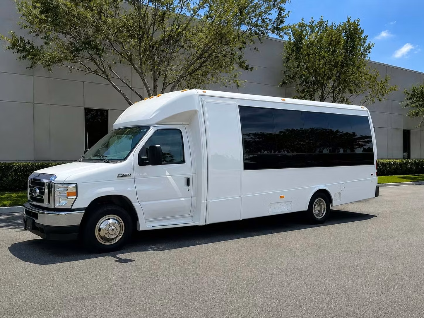 post falls 15 passenger minibus rental