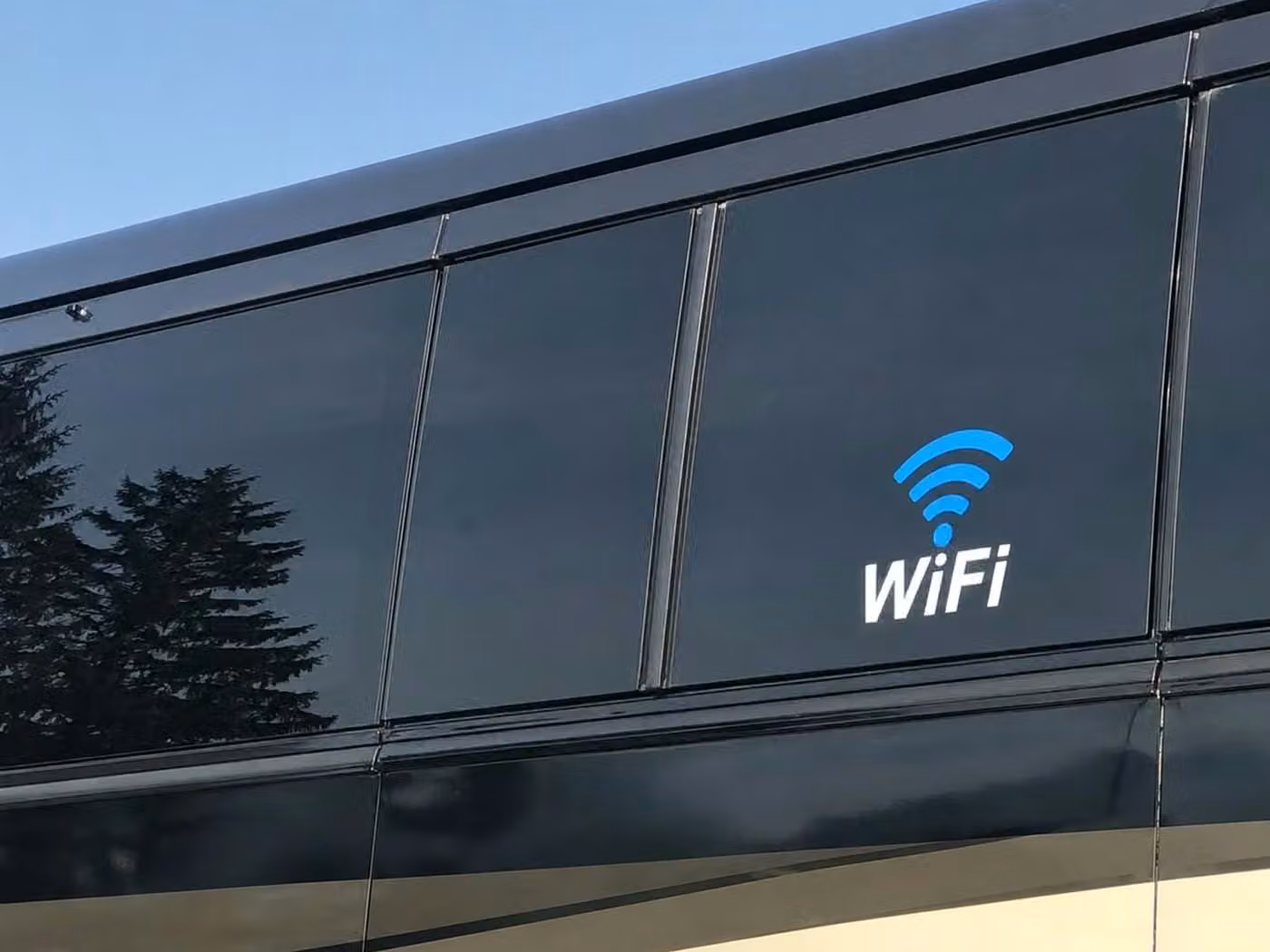 post falls 18 passenger minibus wifi